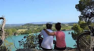 Electric bike getaway and wellness in Luberon